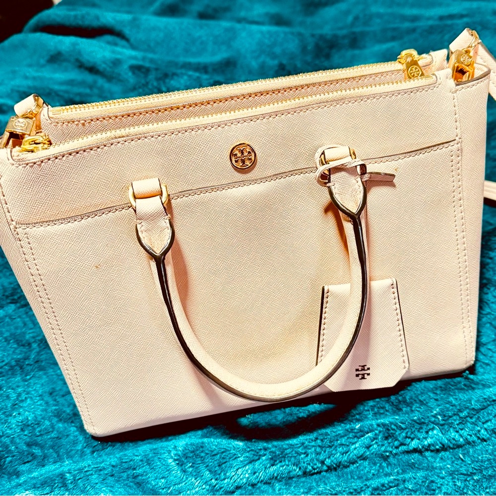 Tory Burch Small Robinson Double-Zip Tote. Pale Apricot